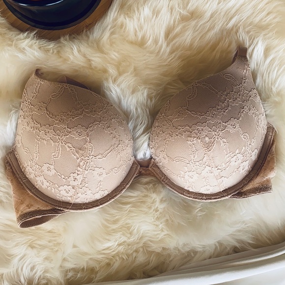 Victoria’s Secret 34C Push Up Bra, never worn - Picture 2 of 6